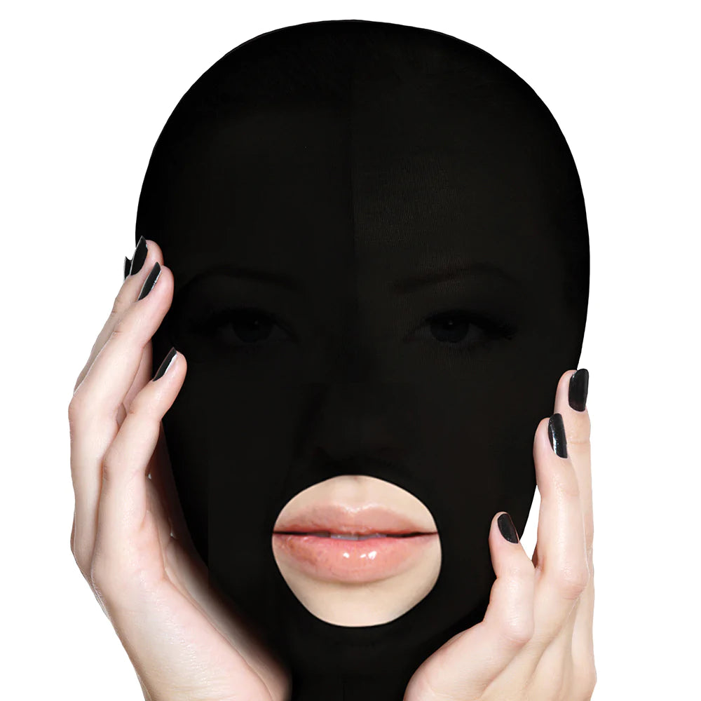 Submission Mask in Black